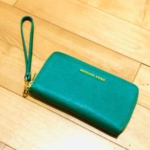 MICHAEL KORS Emerald Green Wallet Wristlet NWOT